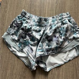 Lululemon hotty hot 2.5”